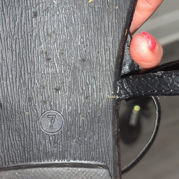 Body Central sandals - Picture 3 of 4